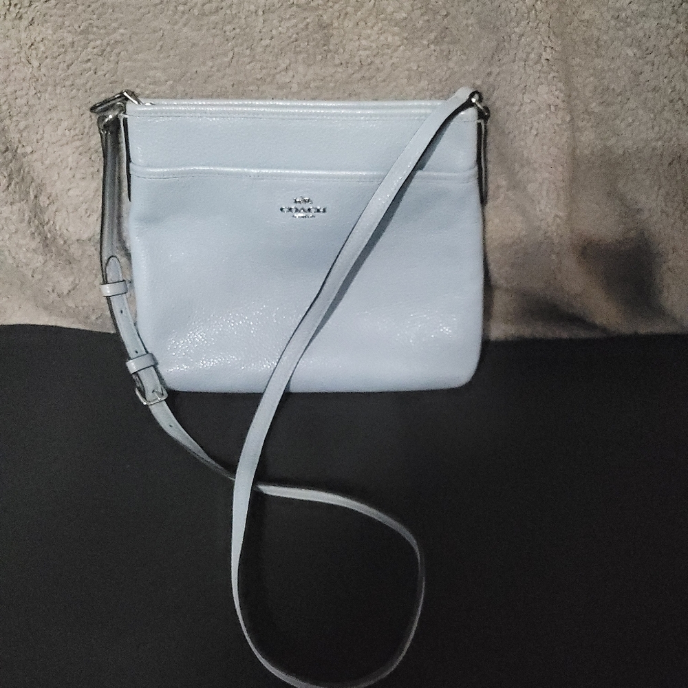 Coach Blue Leather Crossbody Bag Peeble Leather F28035 Excellent condition ❤️🧡 - Picture 9 of 11